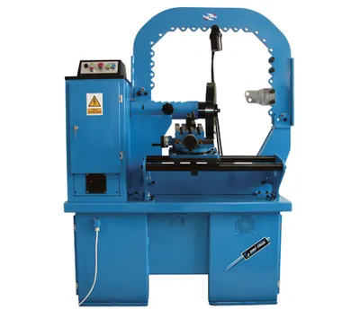 Prostowanie i naprawa felg aluminiowych i stalowych.